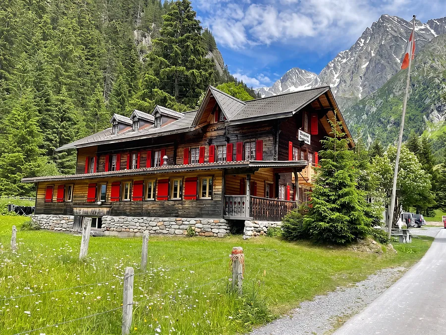 Dasselbe Haus, einen Schritt weiter links aufgenommen